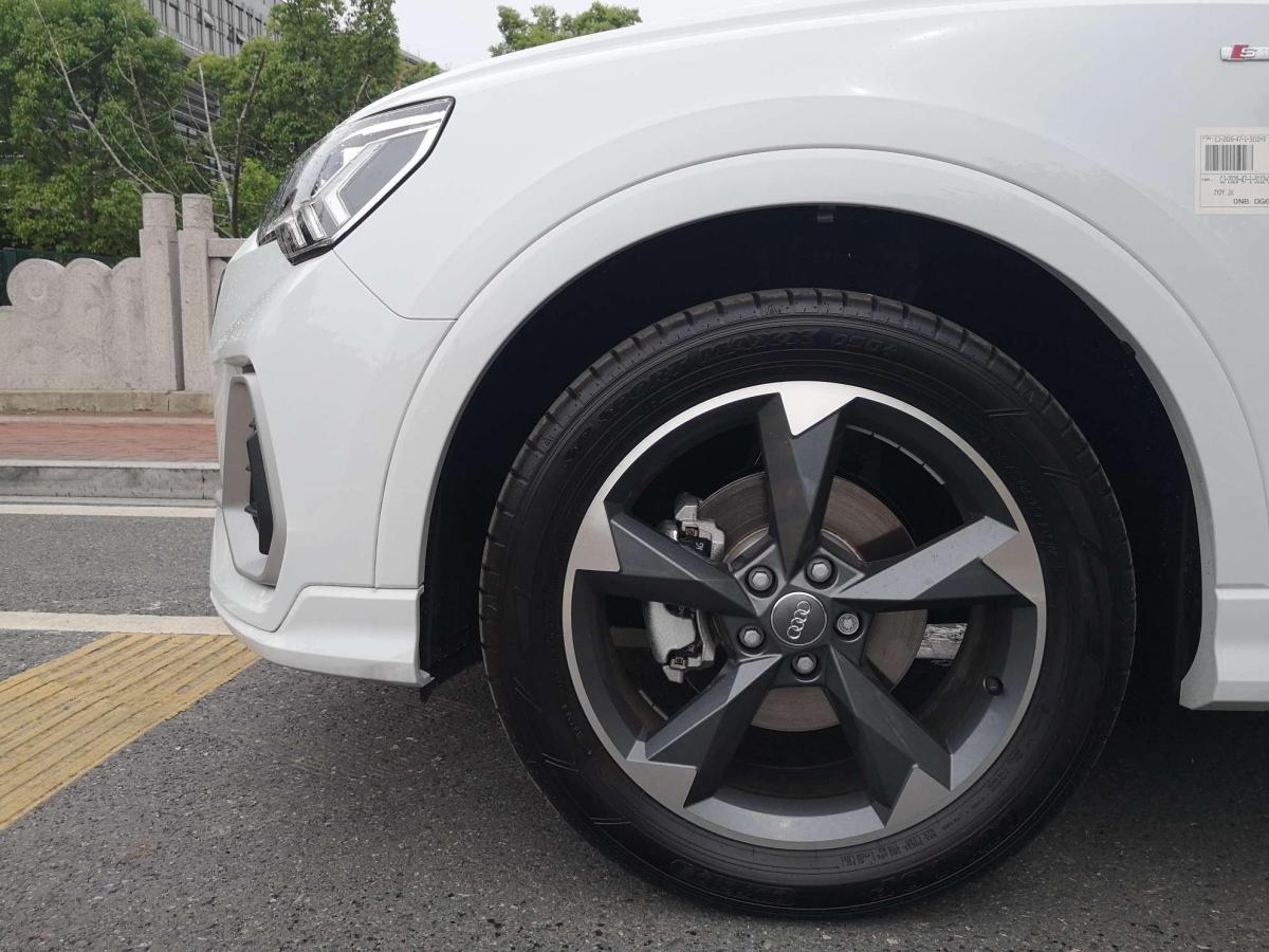 奥迪 奥迪q3 2021款 35 tfsi 进取动感型图片