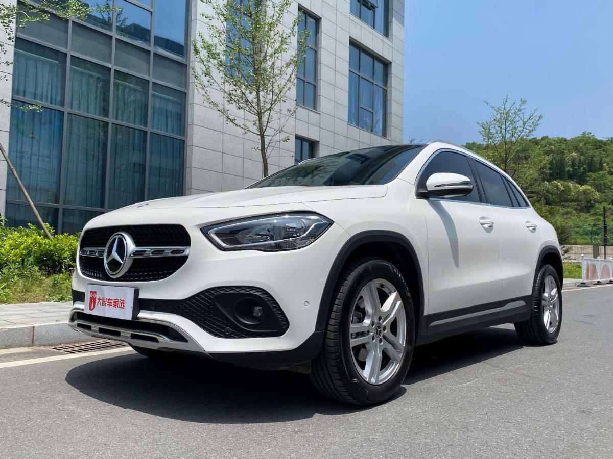 金华2021年3月奔驰奔驰gla2020款gla180白色自动档