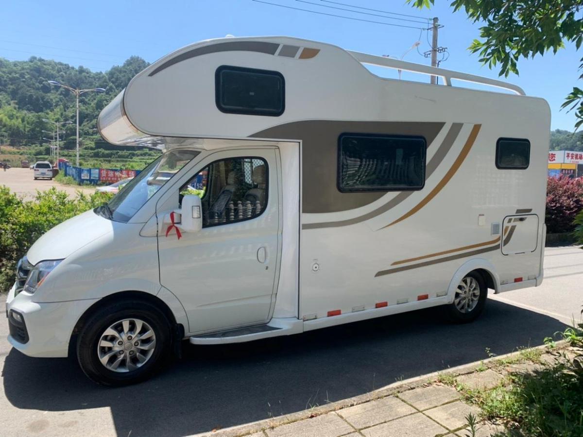 【娄底二手车】2020年6月_二手大通c级房车_价格24.