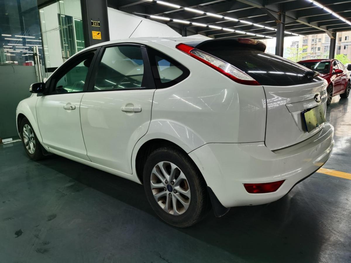 福特 福克斯 2013款 两厢经典 1.8l 自动基本型图片