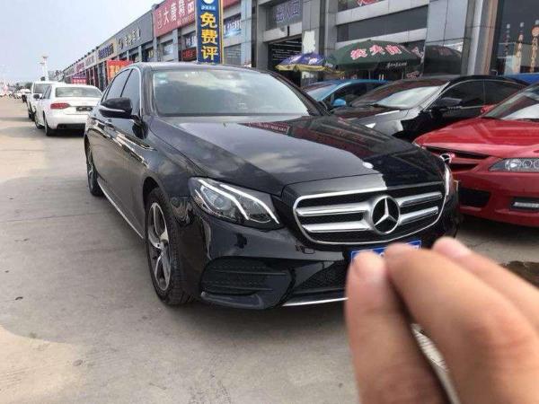 连云港2017年9月奔驰奔驰e级2017款e200l20t4matic运动型黑色手自一体