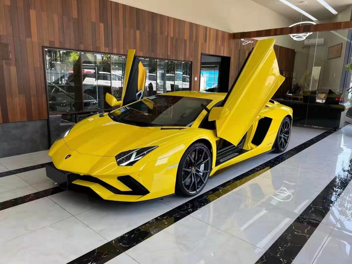 兰博基尼 aventador  2017款 aventador s 黄色 自动档对价格不满意?