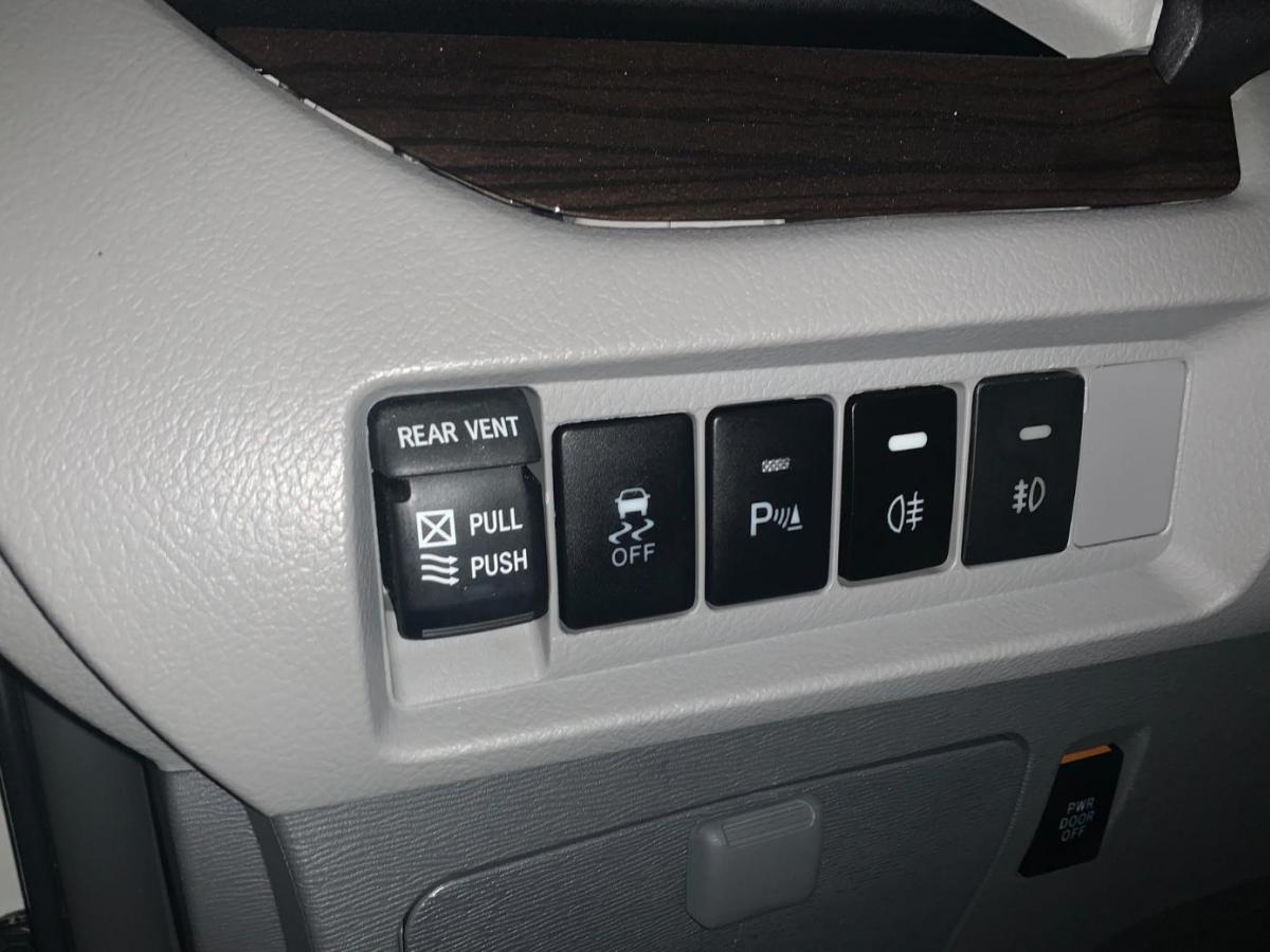 丰田 塞纳 Sienna 2016款 3.5L 两驱 LE 加版图片