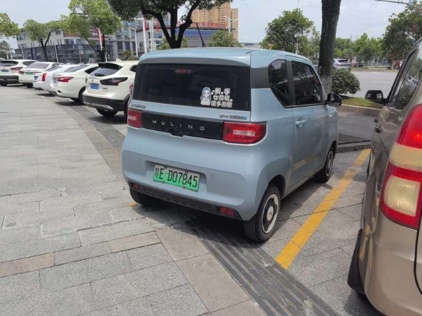 五菱 宏光MINIEV  2022款 輕松款 磷酸鐵鋰圖片
