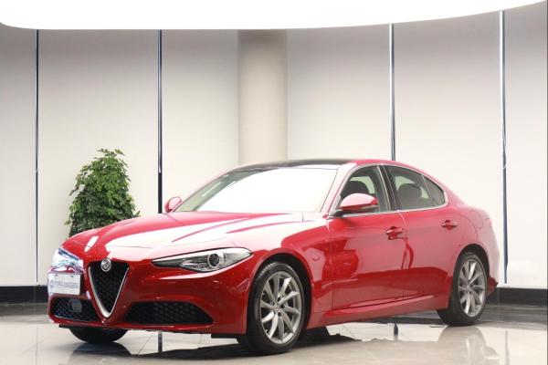 阿尔法·罗密欧 Giulia  2017款 2.0T 200HP 豪华版