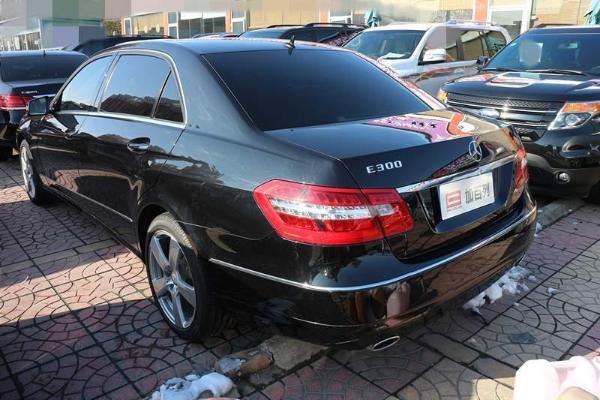 【北京】2013年10月 奔驰 e级 2013款 e300 l 3.0 优雅型 自动档