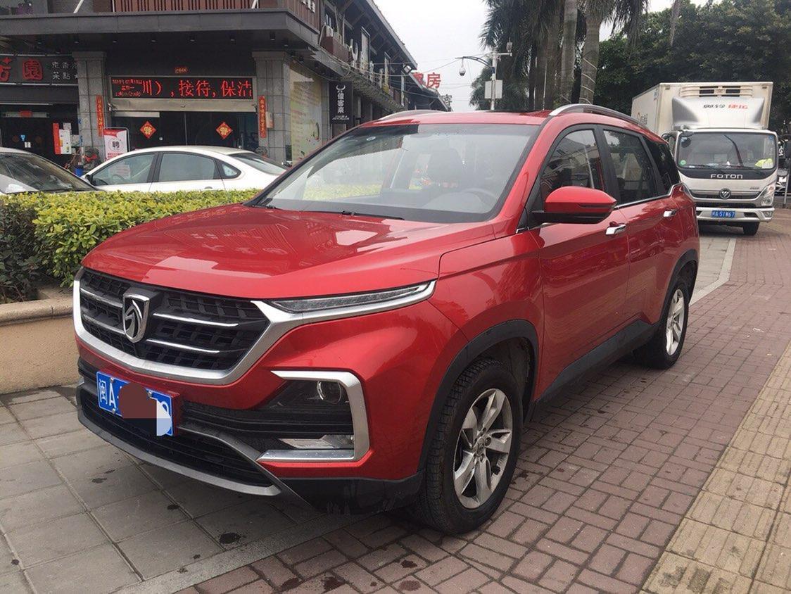 武汉2018年3月宝骏5602017款18l尊享型红色手自一体