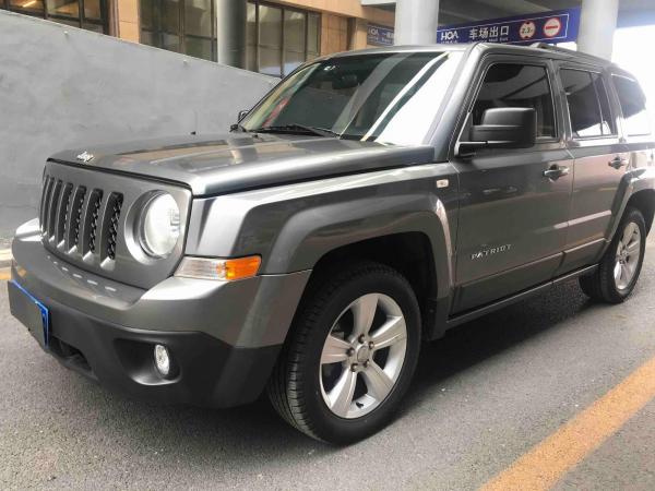 Jeep 自由客  2013款 2.4L CVT 炫黑运动版