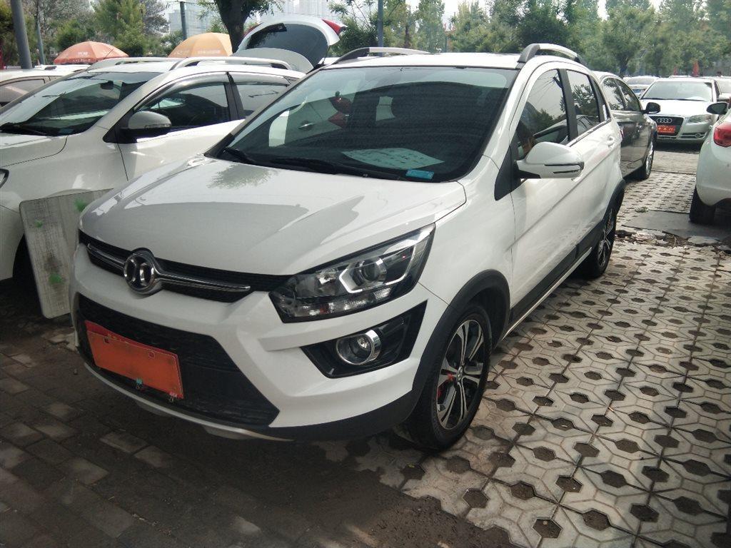 保定2018年3月北汽绅宝x252017款15l自动精英导航版白色自动档