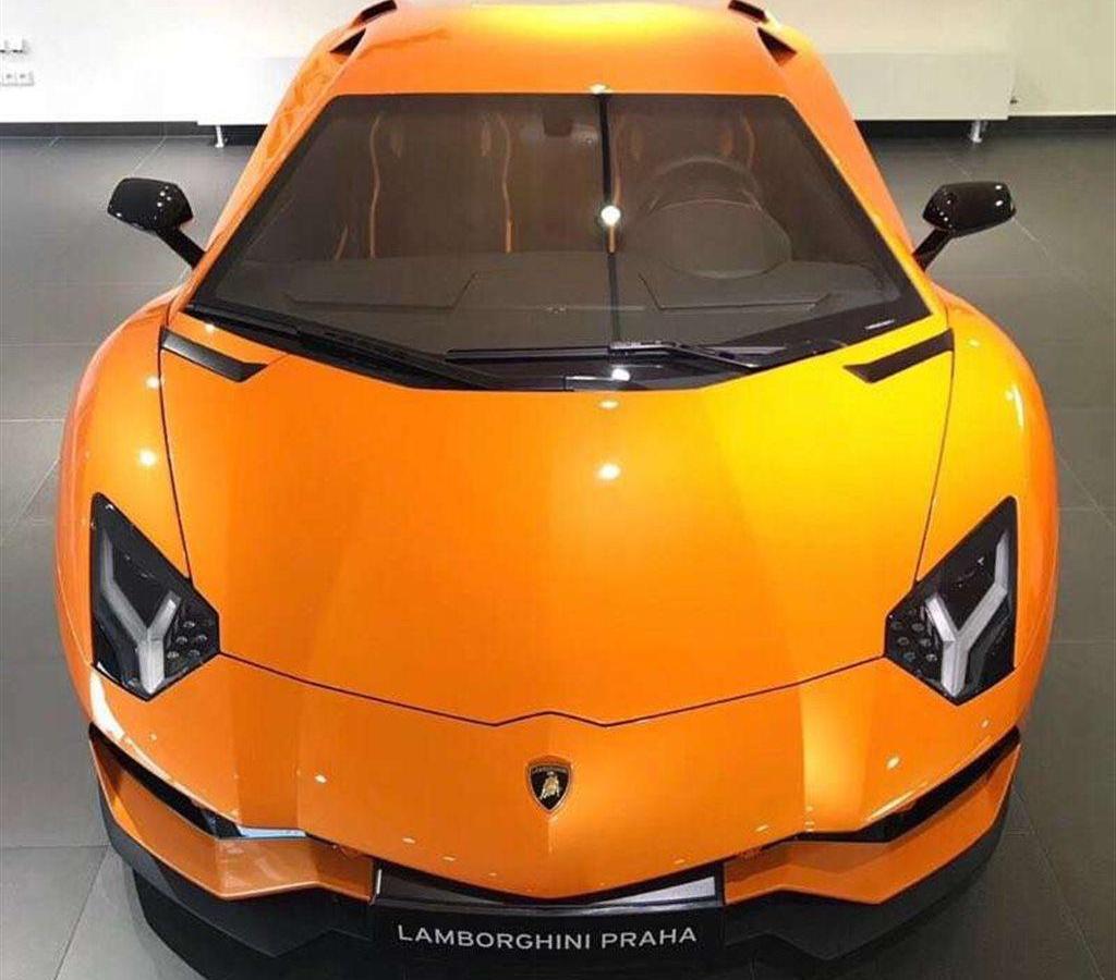 重慶2018年10月蘭博基尼aventador2017款aventadors橙色自動檔